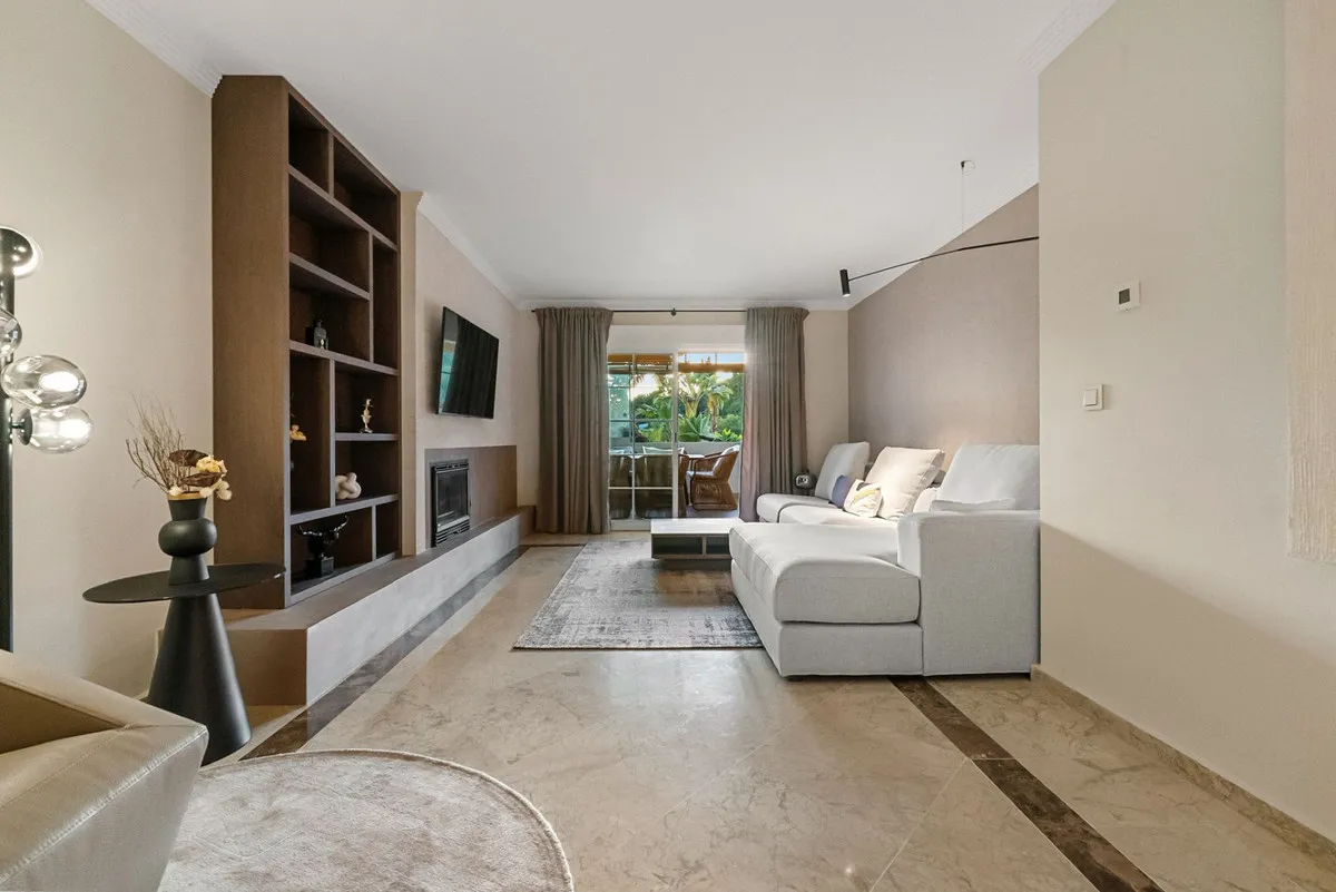 5fdf8849-0c4a-4324-8191-cd3c01db3d90