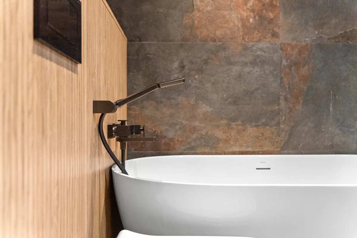 c9d19aac-c05b-4bb5-95c0-fb8208974771