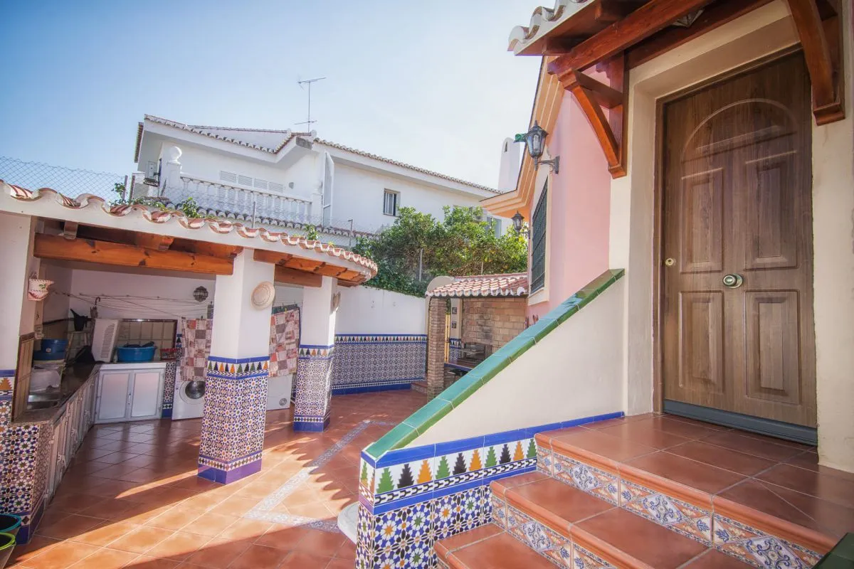 04dbf570-c7bd-43ec-bc48-56e76227cddc