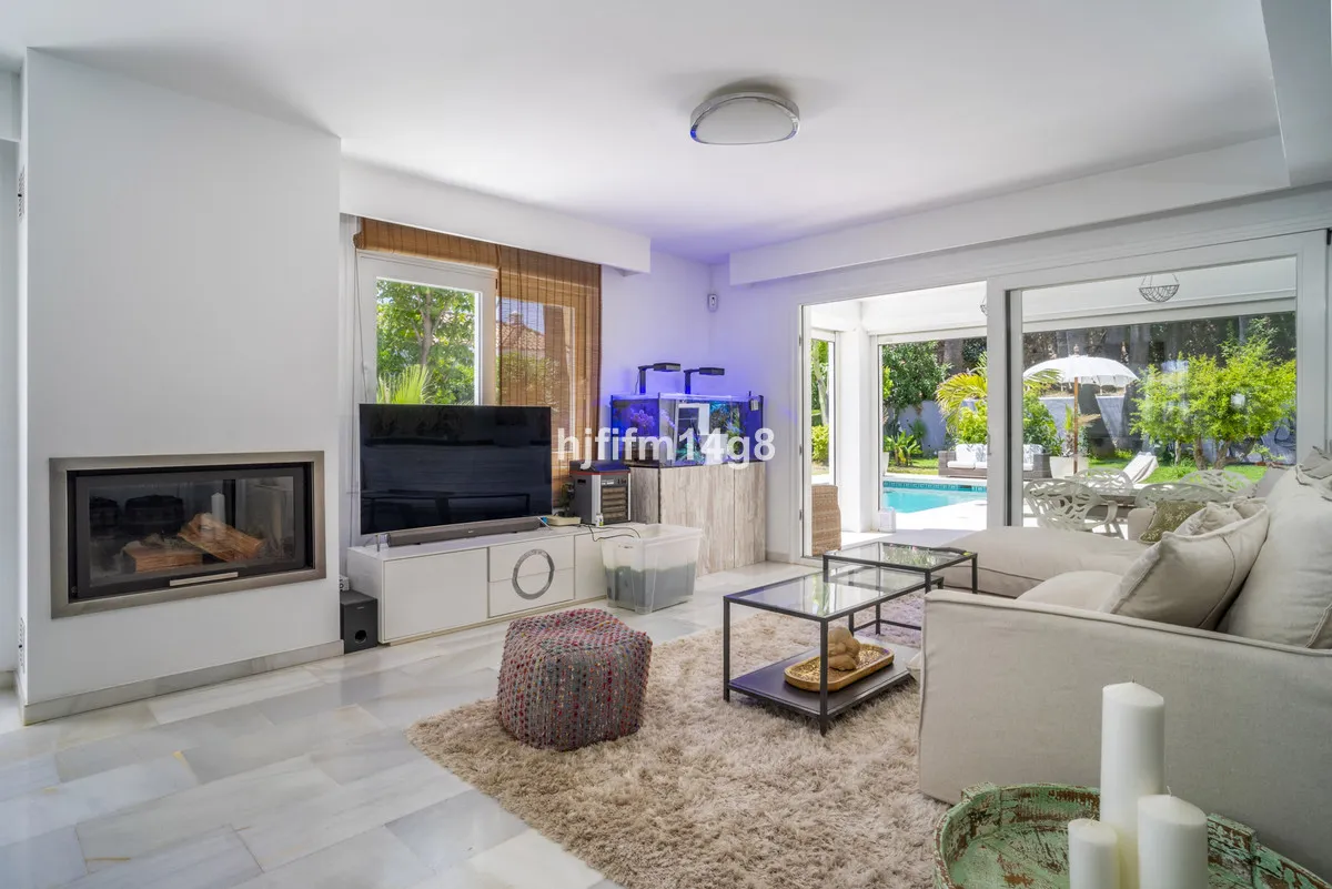 e3a71832-6ef1-4380-96f6-041146d3a79f