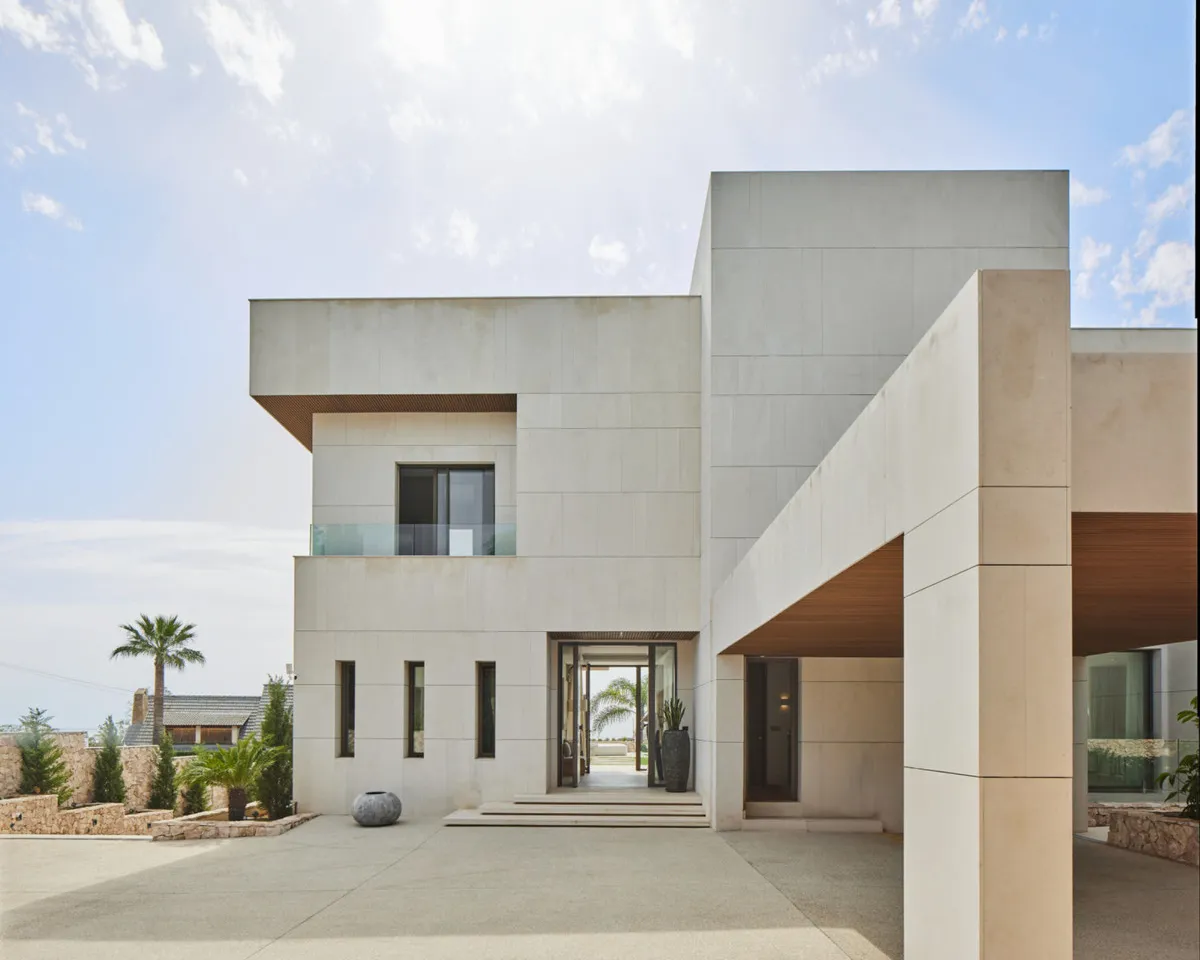 bb459c5a-7701-470d-b573-d5d0a34ca924