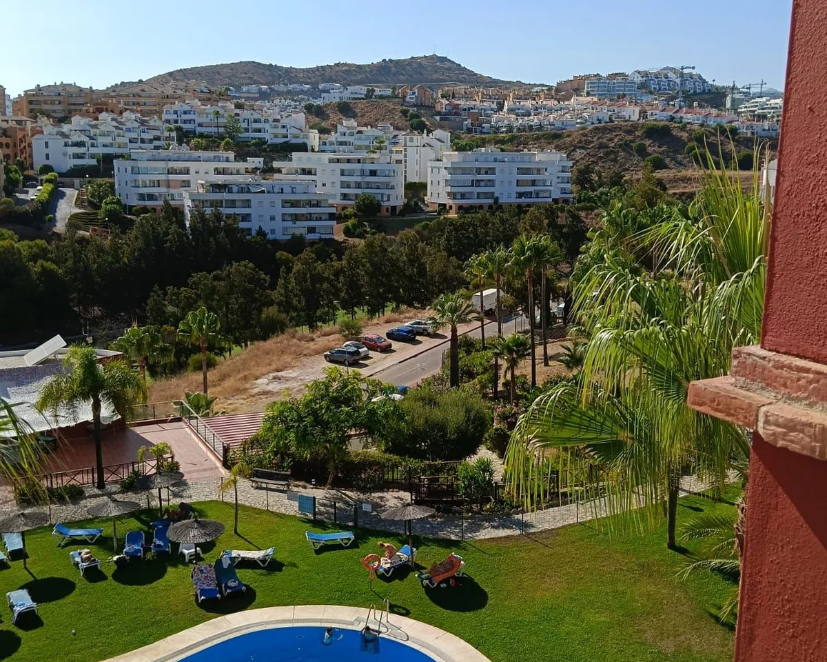 8d93e7fc-49d7-4775-8888-bcd6fab29e76