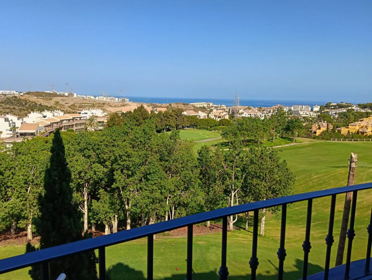 e90f3715-5fa4-4fdc-a3db-df5d6201ba71