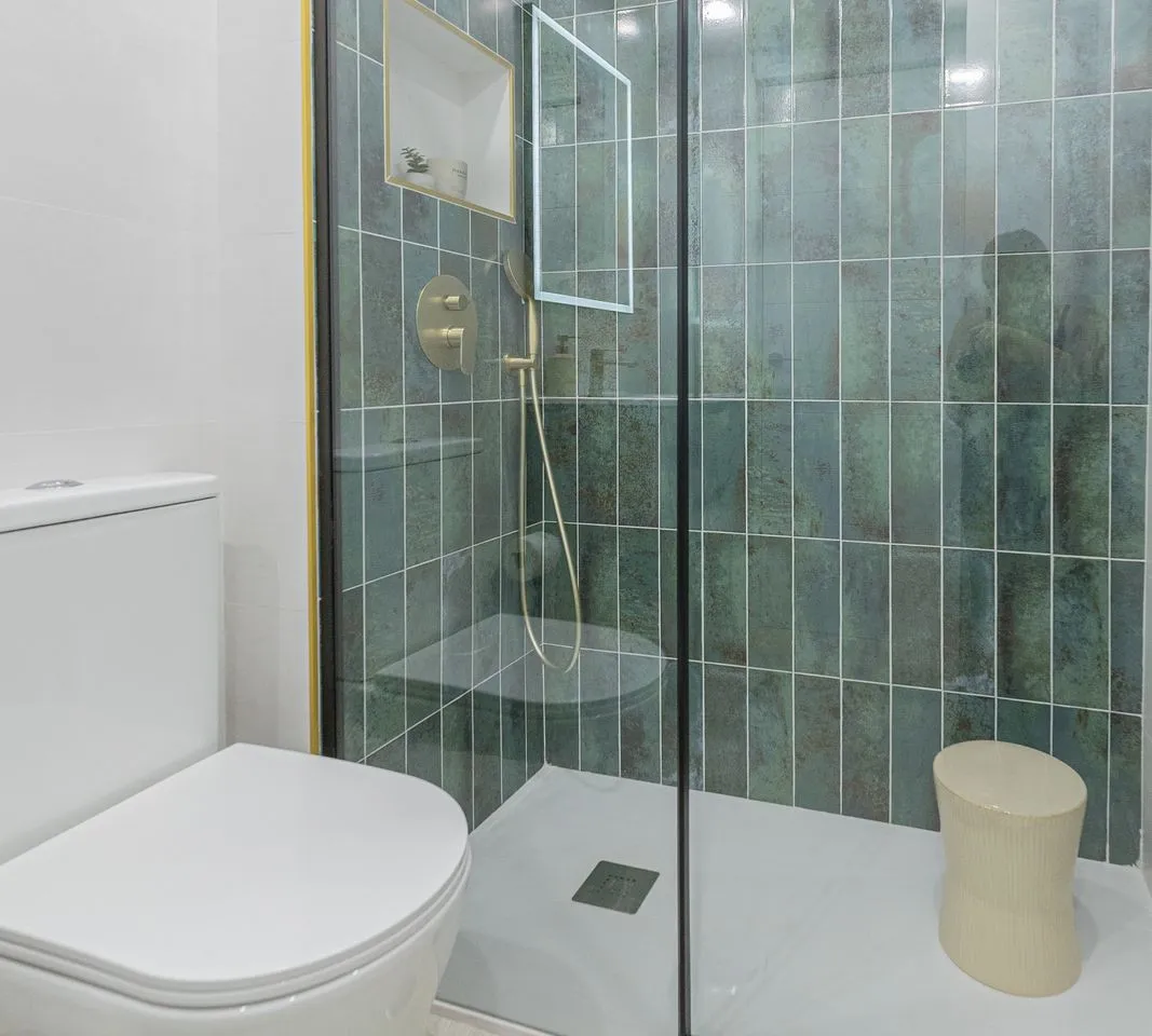 1f43aa1d-988a-4675-9946-c27a0b1e4b63