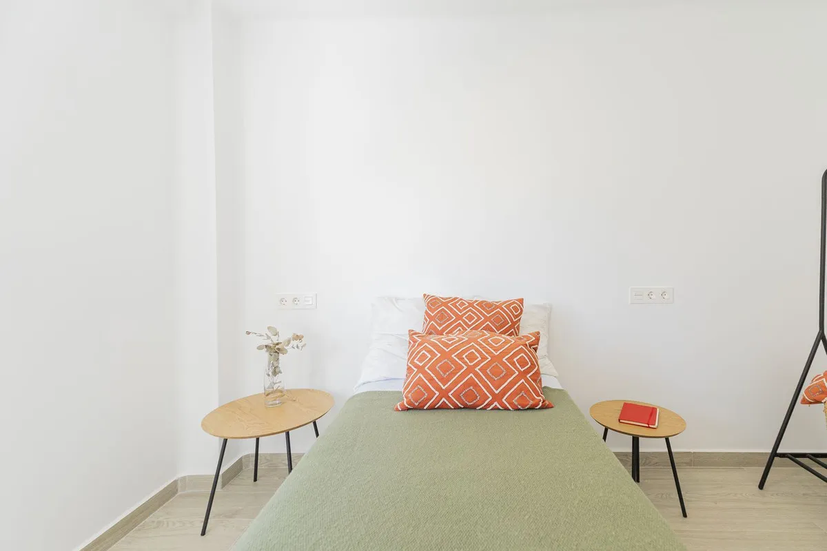 75378038-7891-4c3b-b0db-b079b157e9e6