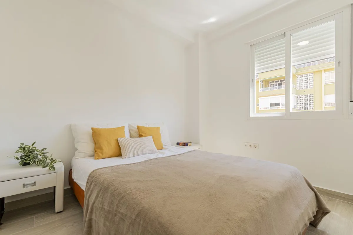 c33195b6-48a9-4605-aa47-7308c62d4d63