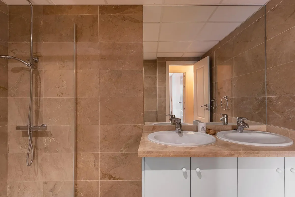 fae7cb21-a866-4e83-9d24-583ae63810a6