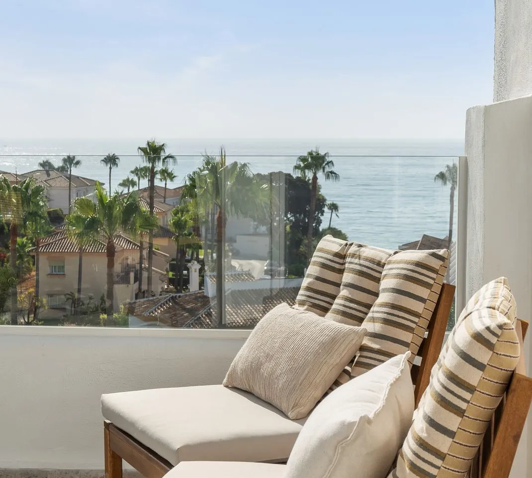 0f17f3d6-fbcc-4d66-a925-d001a0328c16