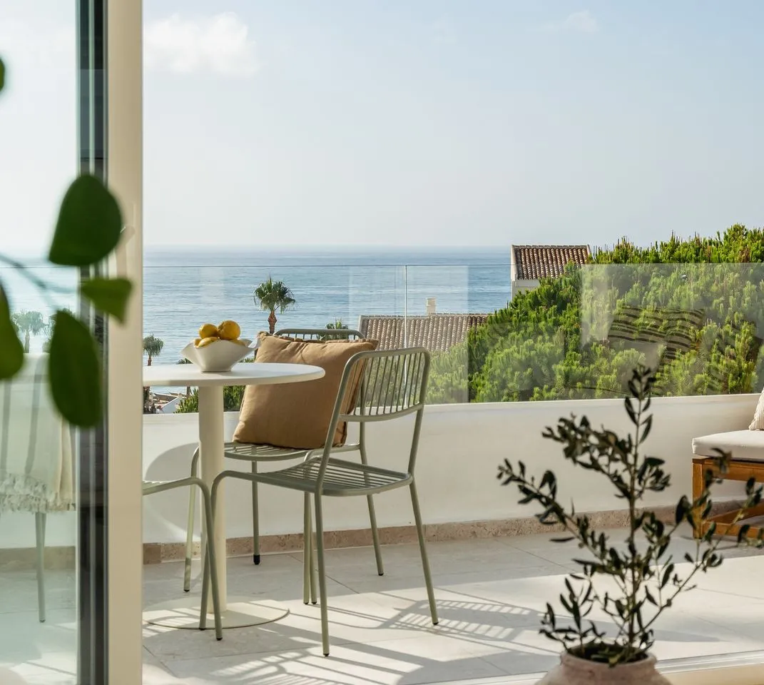 4c01edbc-8ca3-4d23-9f76-9b5403a5b439