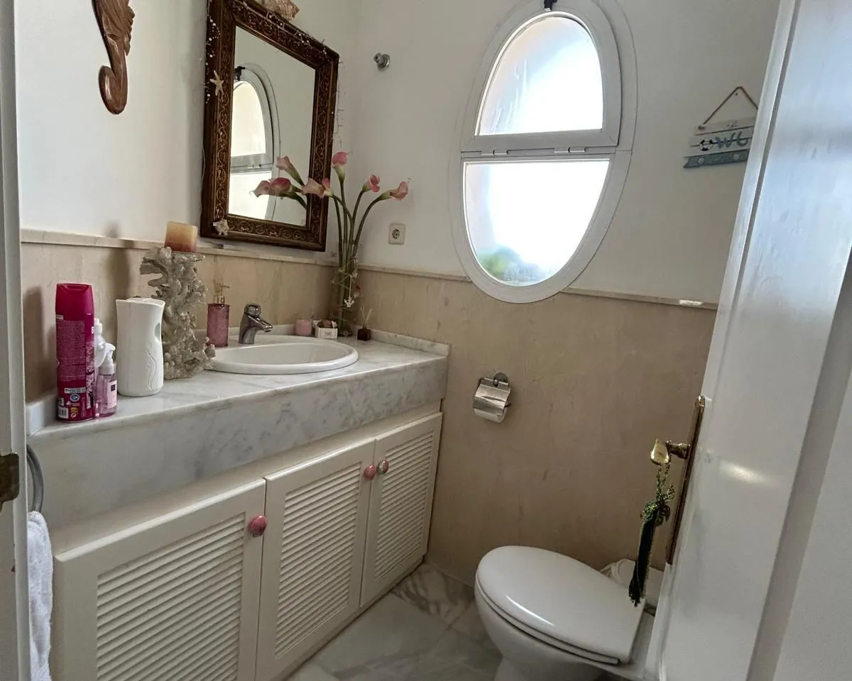 b29f85bb-da21-4c48-b37d-10db7717d9b6