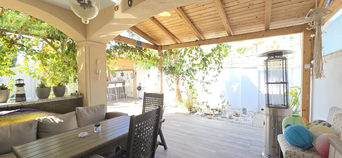 db4ba5bc-f873-4308-a4ef-258bd68fdf7c