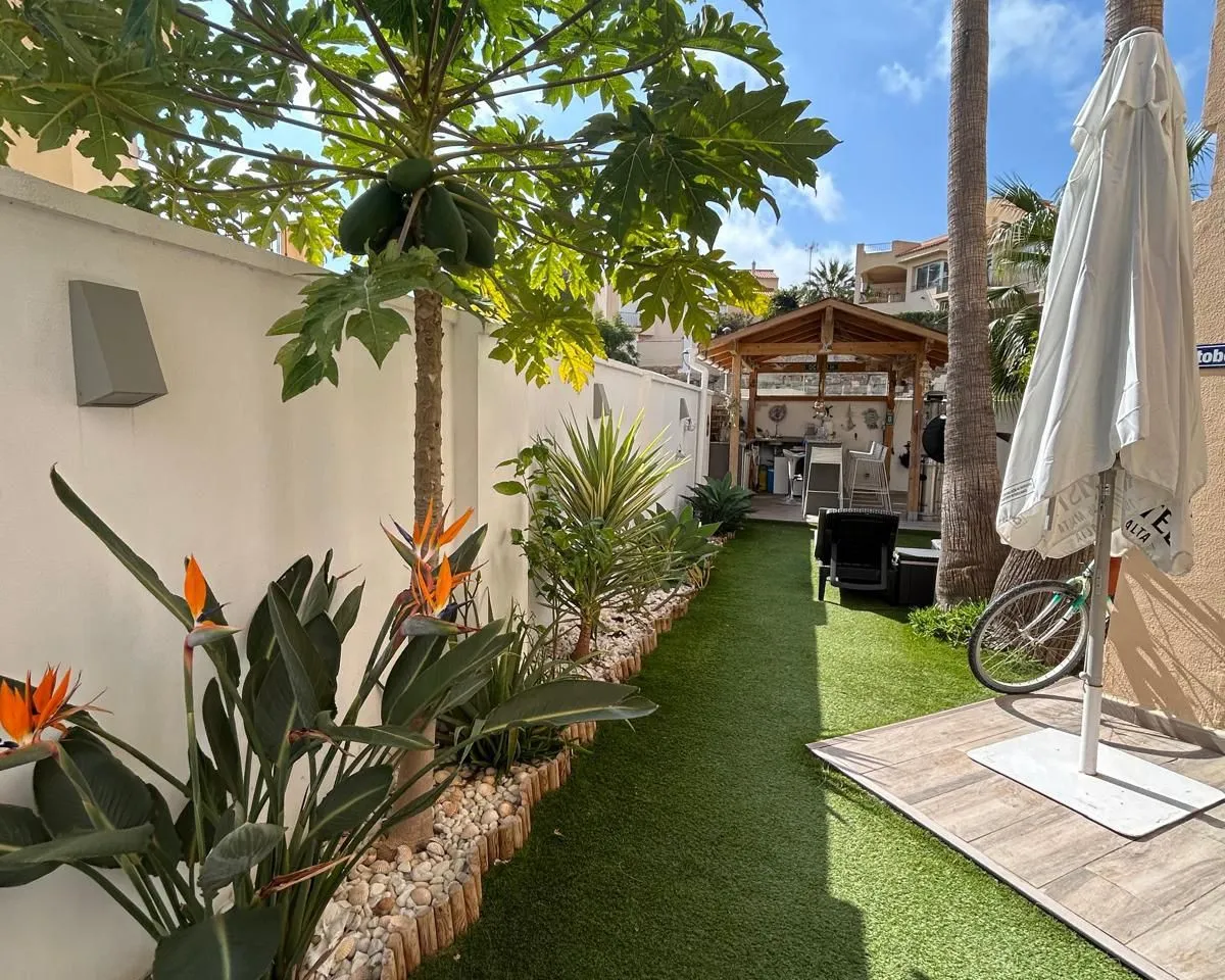 e1dfa44f-8c75-4680-9124-c4012cacaecf