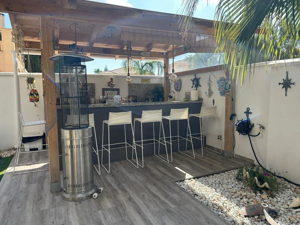 f4d3f3c0-4257-4290-a2d6-7ed430b1f96a