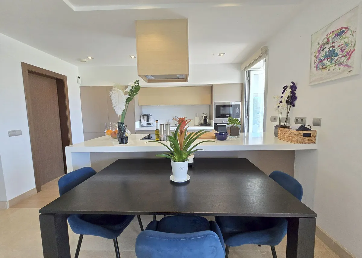 00dc8fc2-dcbe-499c-89ca-6dcf1253eb63