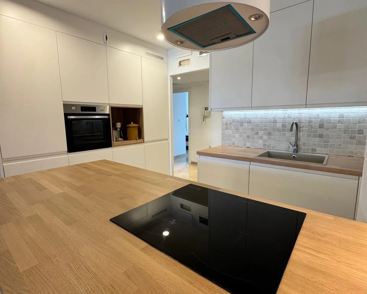 e560b2e3-2c4e-4858-a96a-95d7e8acf55d