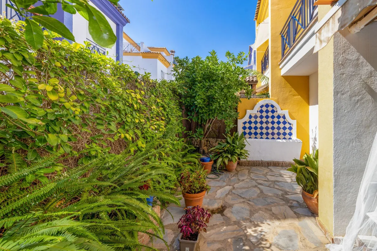 9c40b304-e972-4328-930c-92ddc3698a61