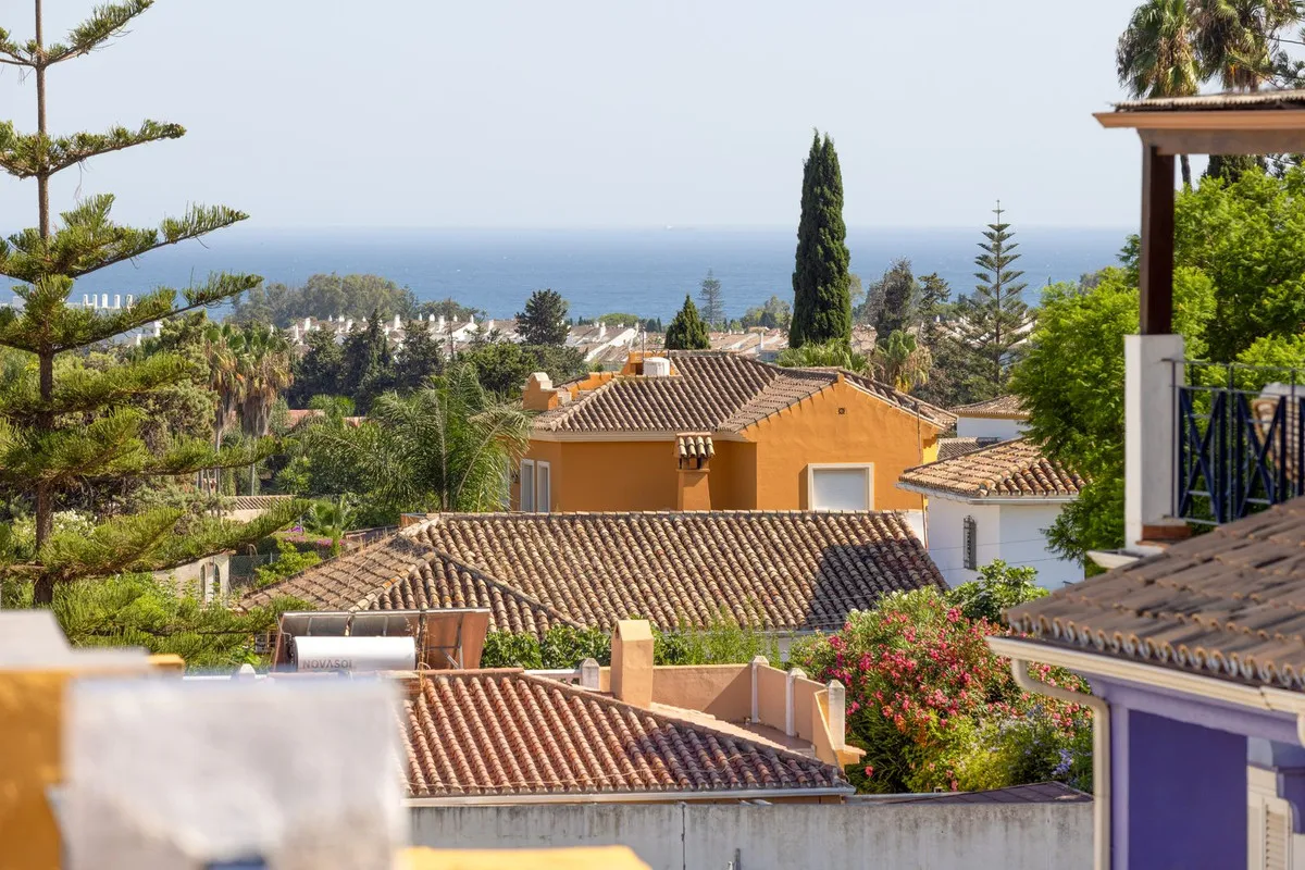 ceb0aab8-ac69-4acc-8cff-2d2f03295e6d