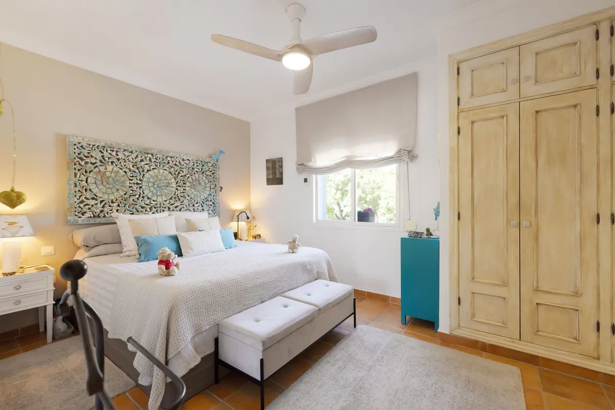 d2fb5eee-4f57-422b-90c1-fedde343a7b8