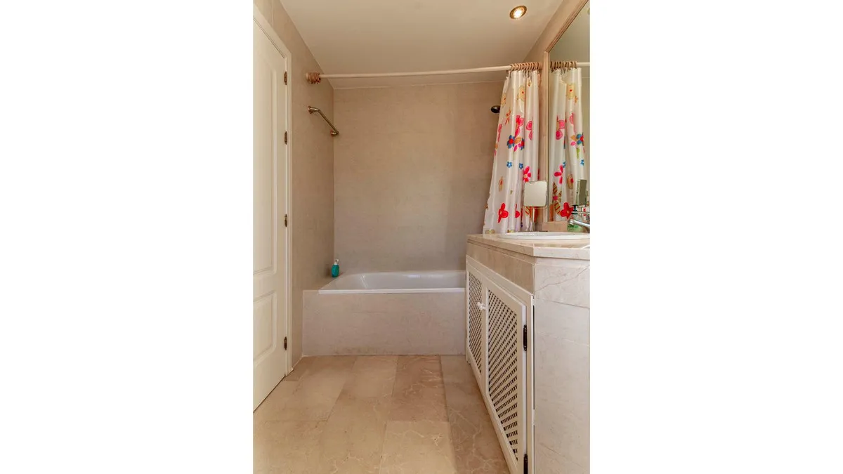 f1b846ed-e997-46f4-a8e0-52a5d17b6a70