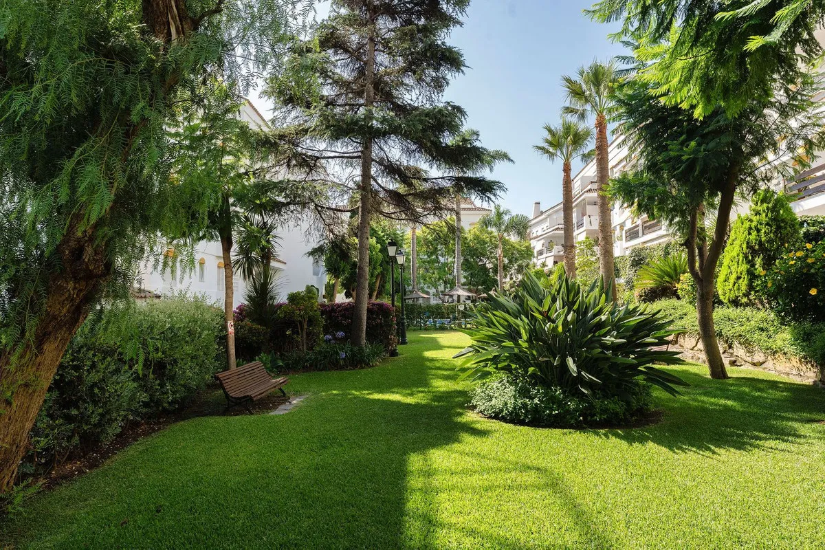 f663ac8b-5472-4ba5-8398-4dac1a8625d3