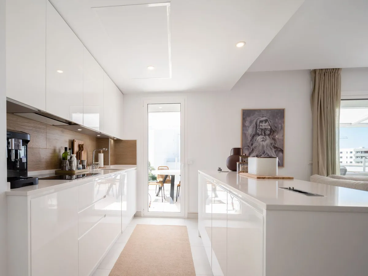 50afe36a-2b8e-438b-afbb-614b5daa80f0