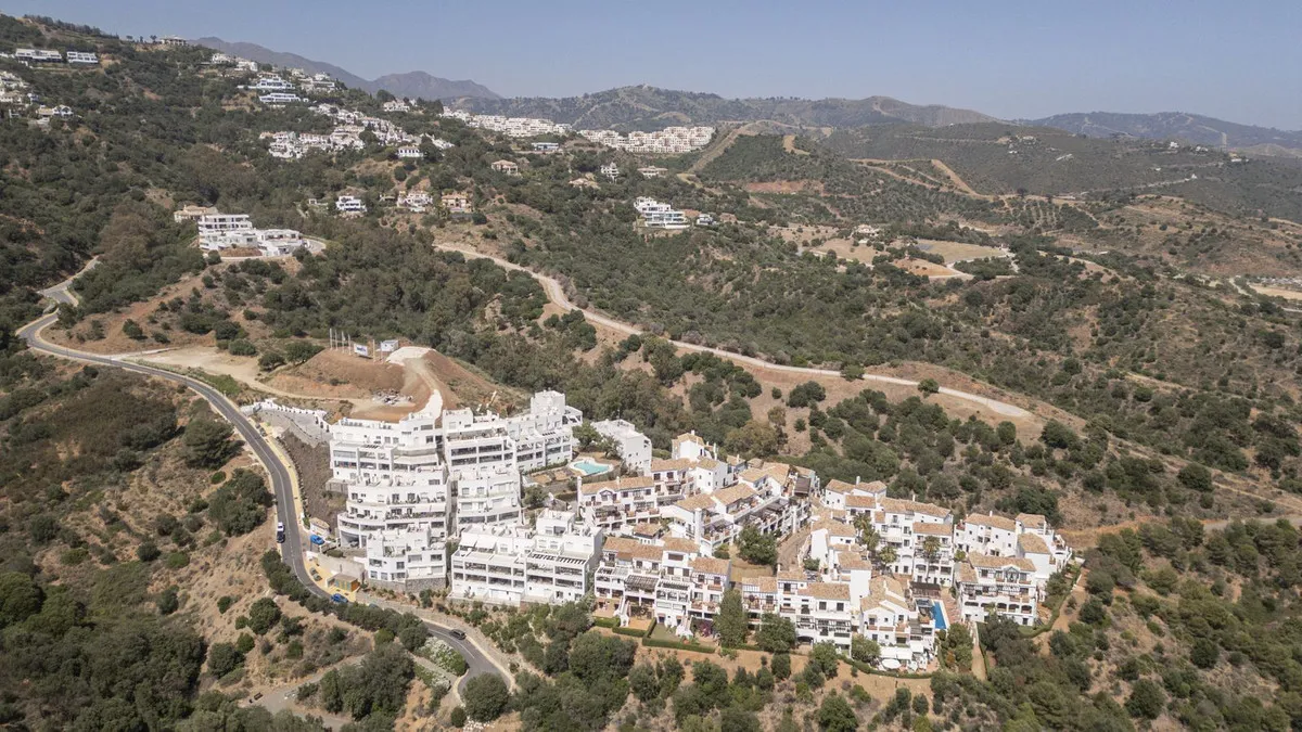 90b69ba0-4a4e-4079-b7bc-715460ecdbc5