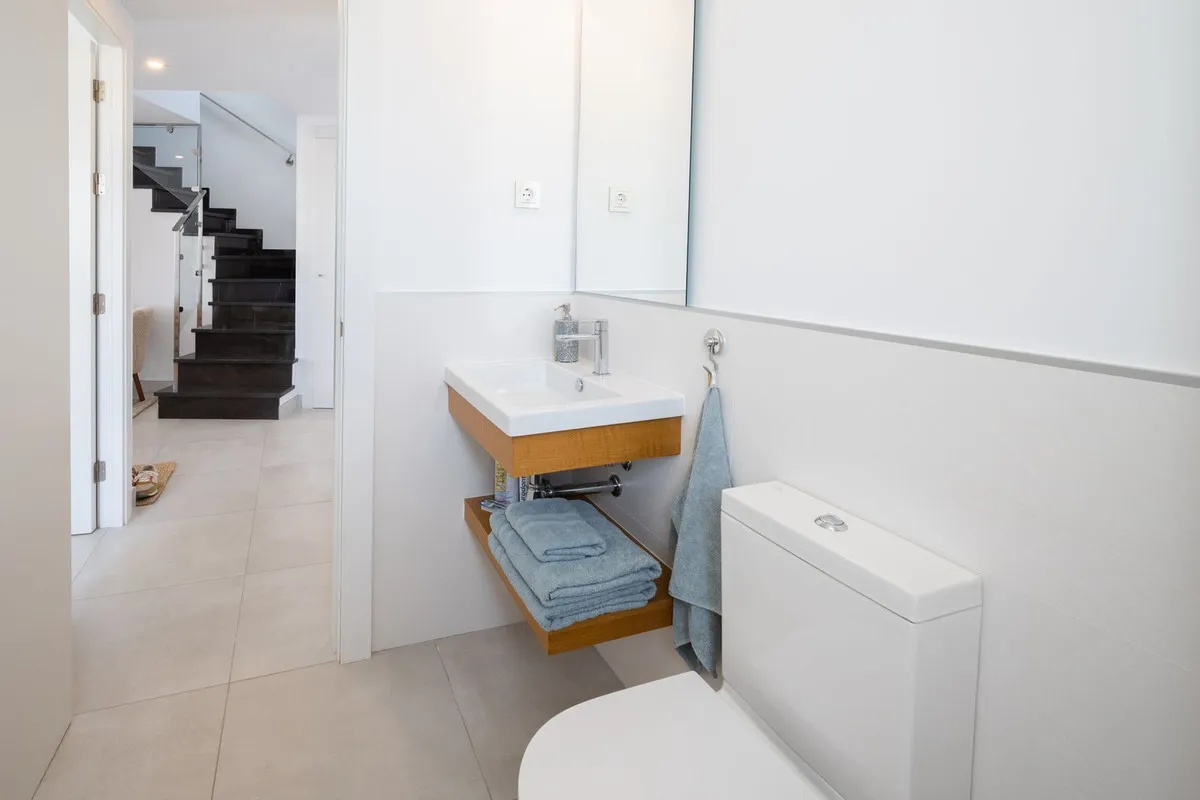 e9165a8d-81f0-4dcd-b09c-9102802f7cd6