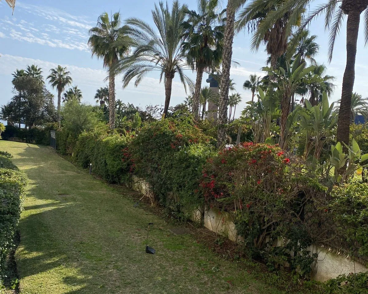 9703a453-a4fa-4c44-84b6-591714b9ac42