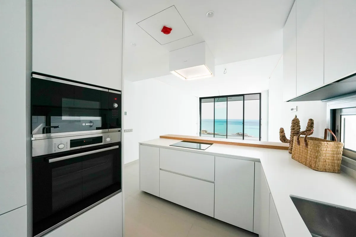 ac0b49ec-02a5-4ff8-b059-4c837dcbd34b