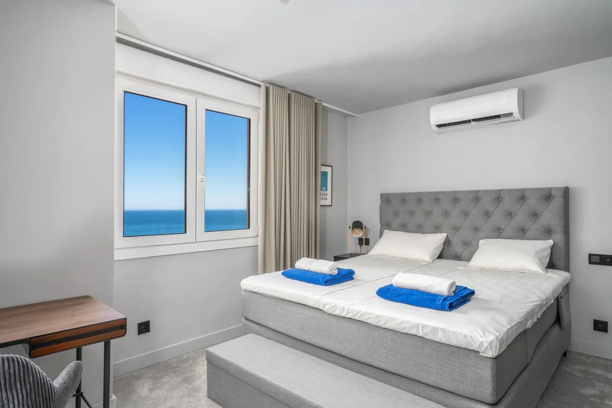 25e08e8b-d750-471b-92c4-50912374c21a