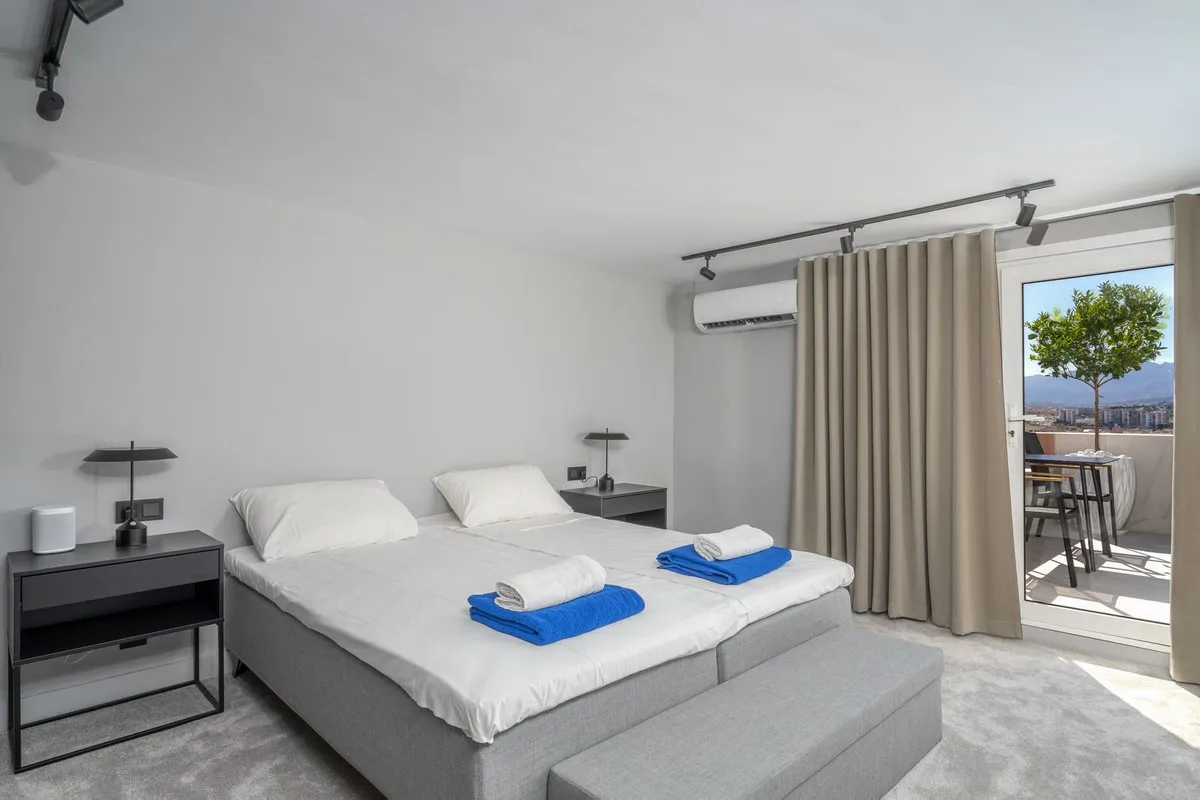 2f73e33b-1d2e-465c-b705-ce6f641d83b0