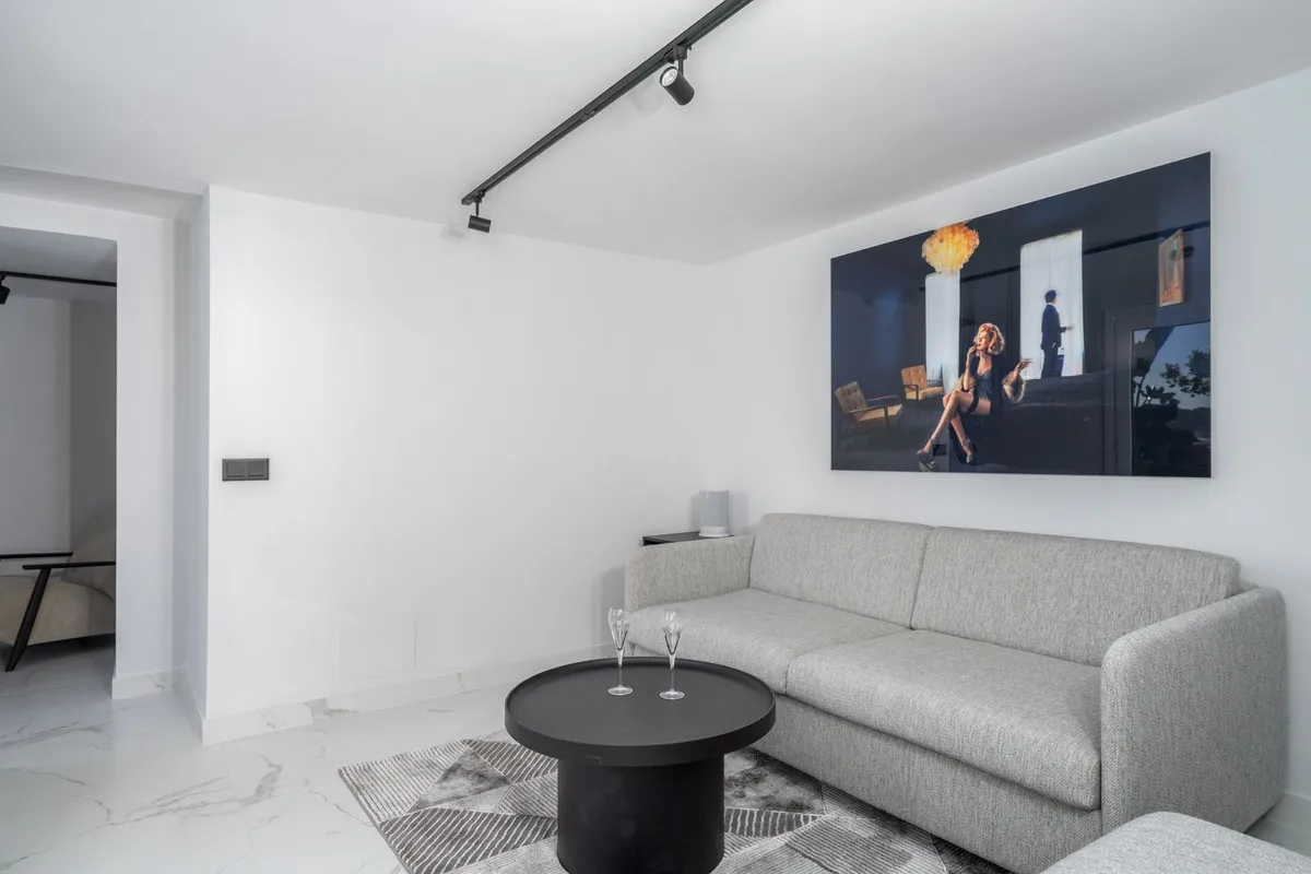 f2763b59-9ebd-4ca3-bdaa-a4f9747251e2