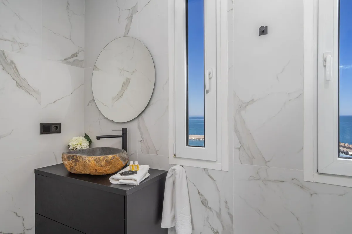 f6f01445-e4c2-4dd3-8430-1bada74e25e6