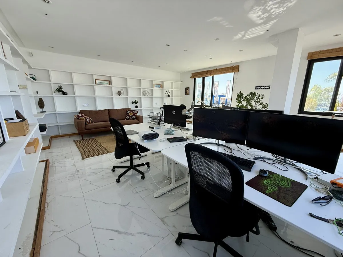 05dc9c31-d48d-4abc-94be-2879a2056f4b