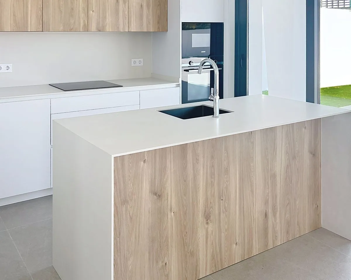 8aef9256-ef9f-4ef3-bde4-722dae4ee060