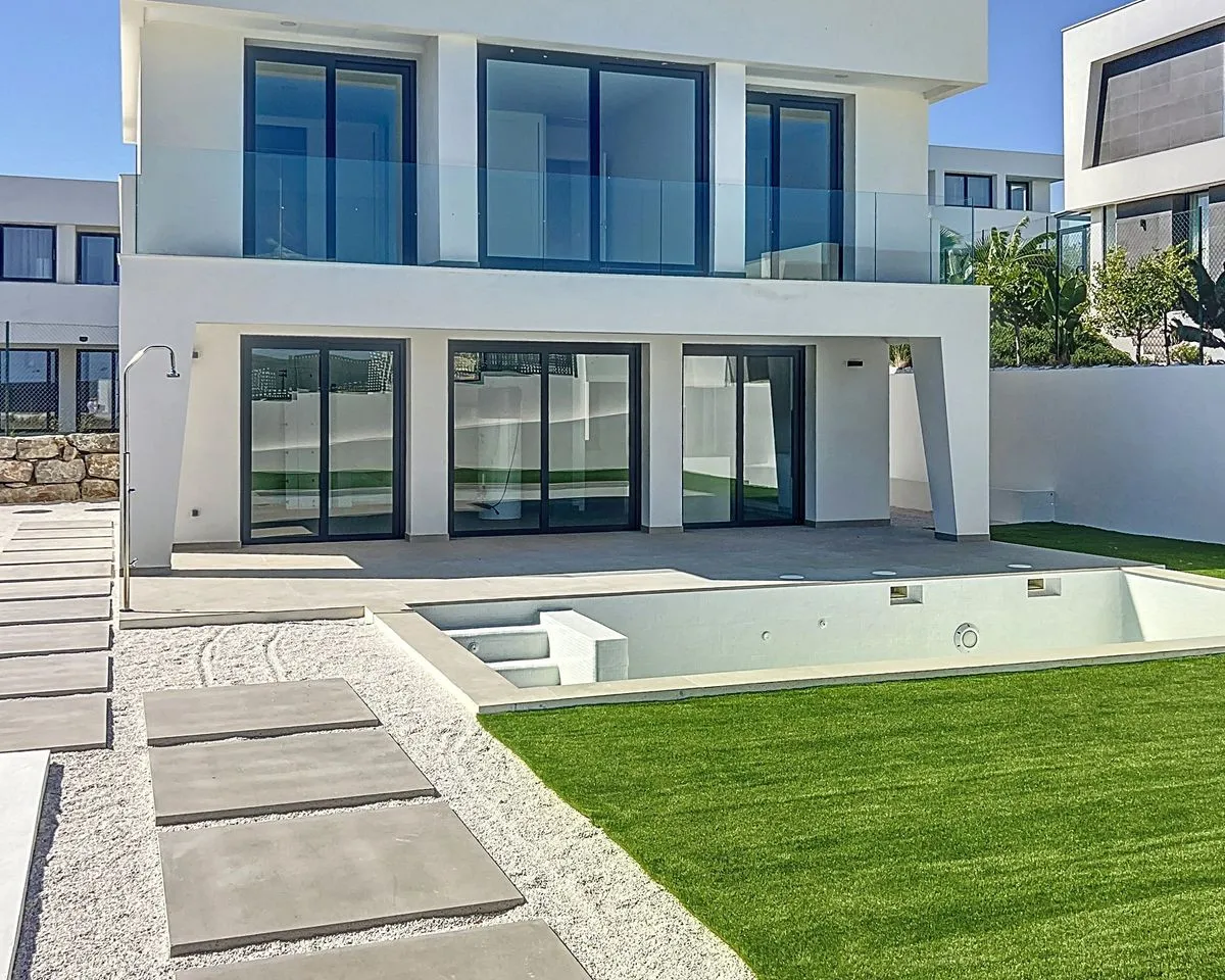 c74aa98c-fb6c-400c-a2cd-728c03eb5704