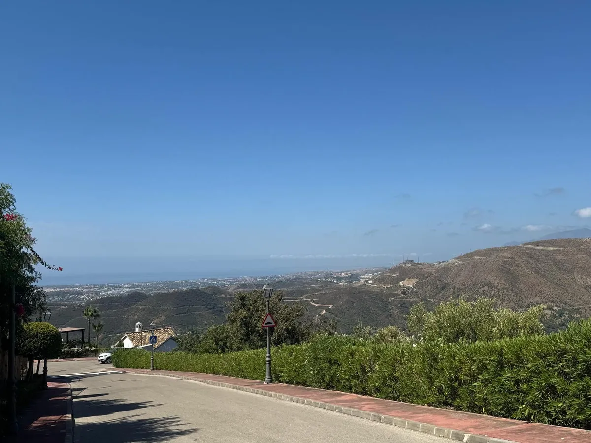 cb97c25f-9c09-4703-bbe9-e30a7618041f