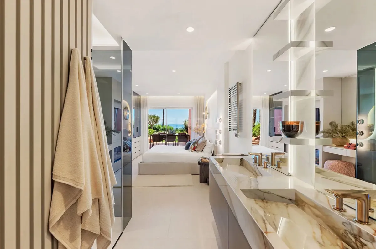 40c2494b-8988-4837-9800-5dd7ab573160