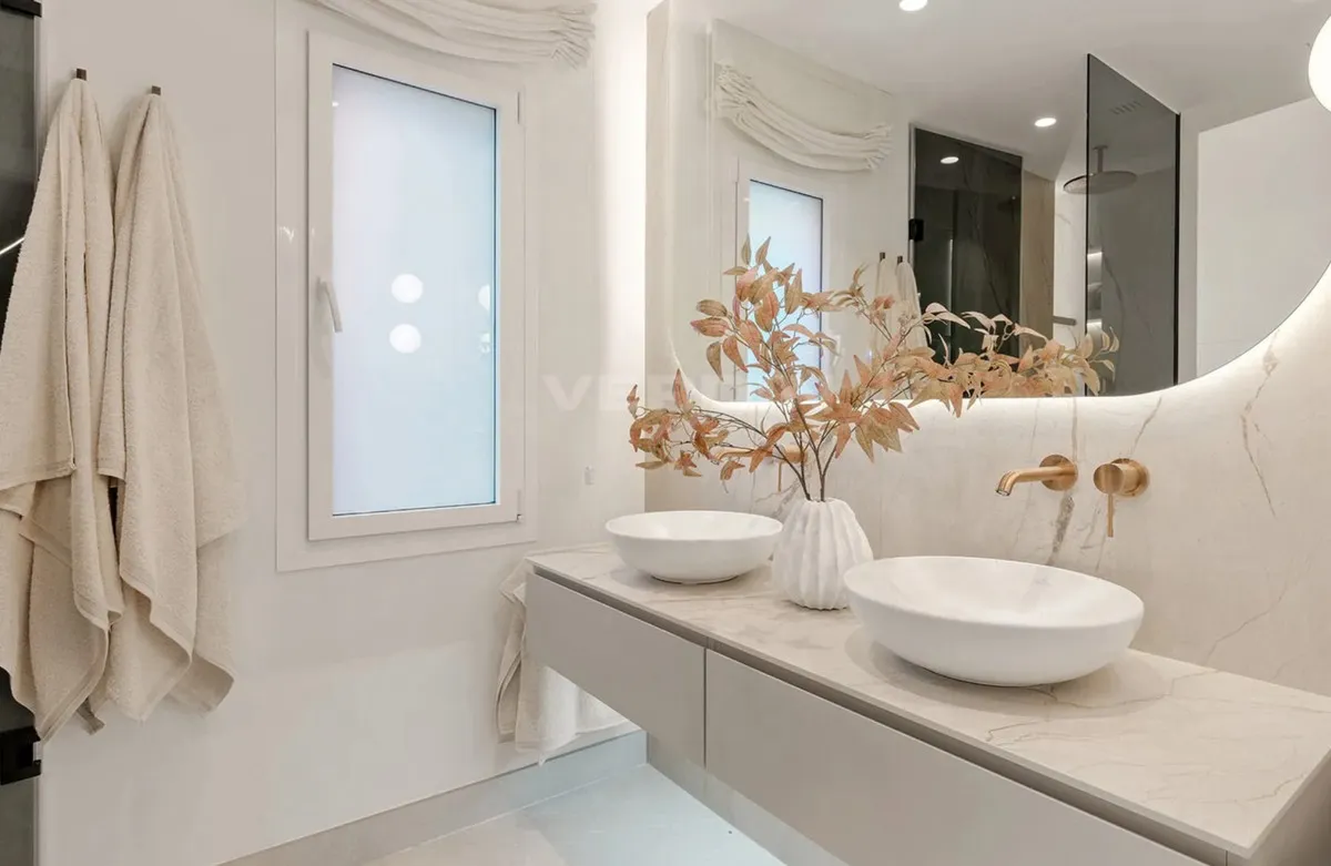 975b8118-6c32-4cec-aab1-1e0ea834035e