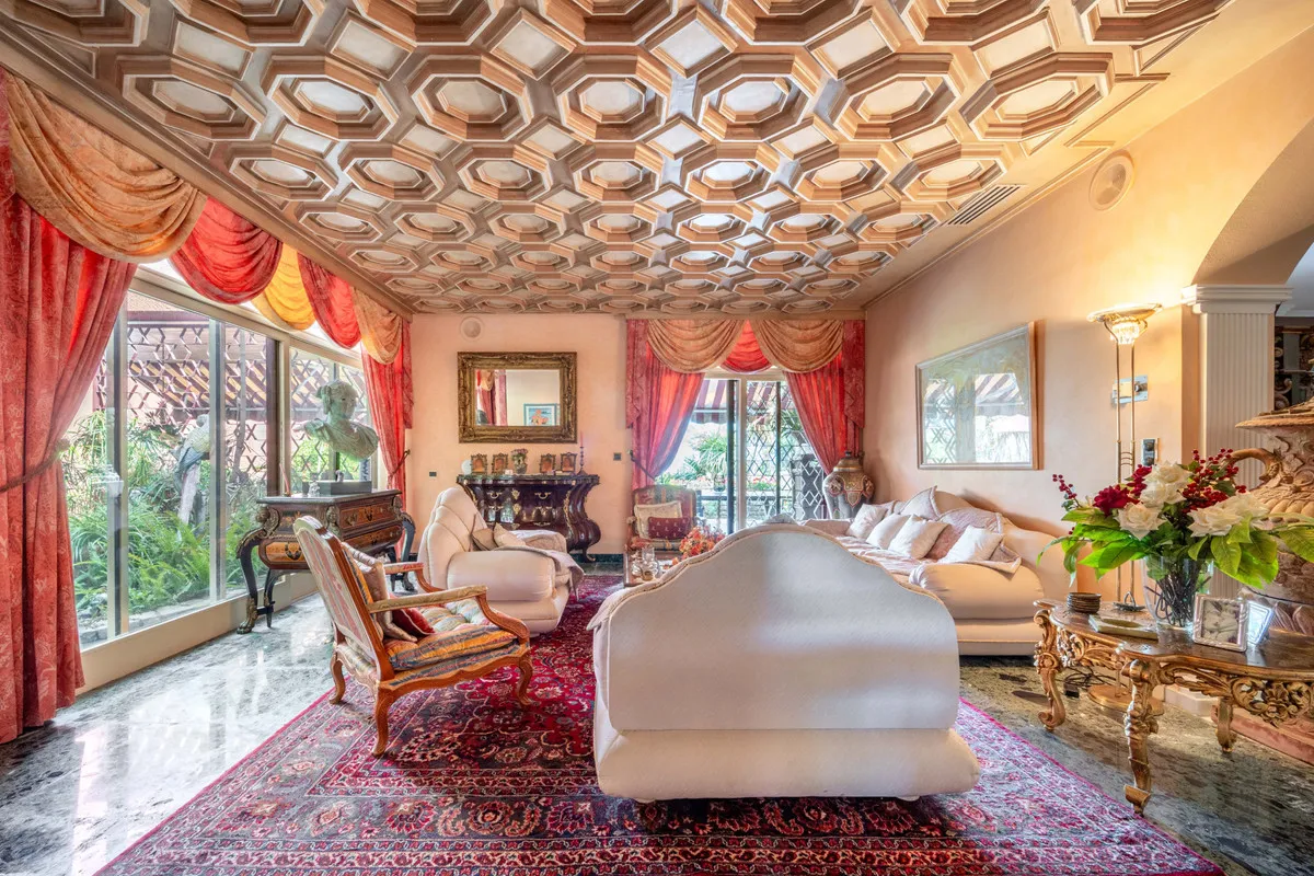 03aed8f4-370a-492d-a75b-7e44ea1589d3