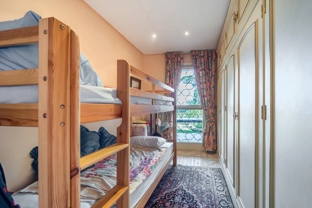 ff566b0b-b631-4e68-ba1e-6b9df6147814