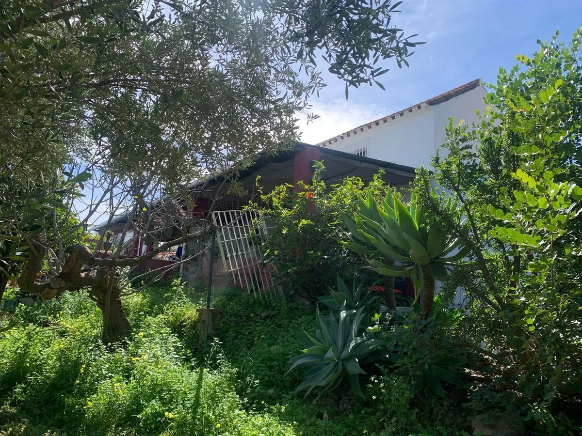 23a1ee6f-d228-4e50-a687-fdc917fc9c28