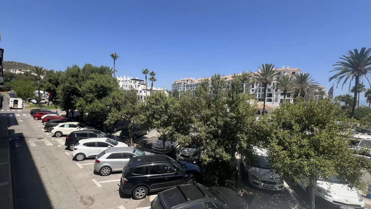 3c5233e7-1808-46c7-b135-c85d188af472