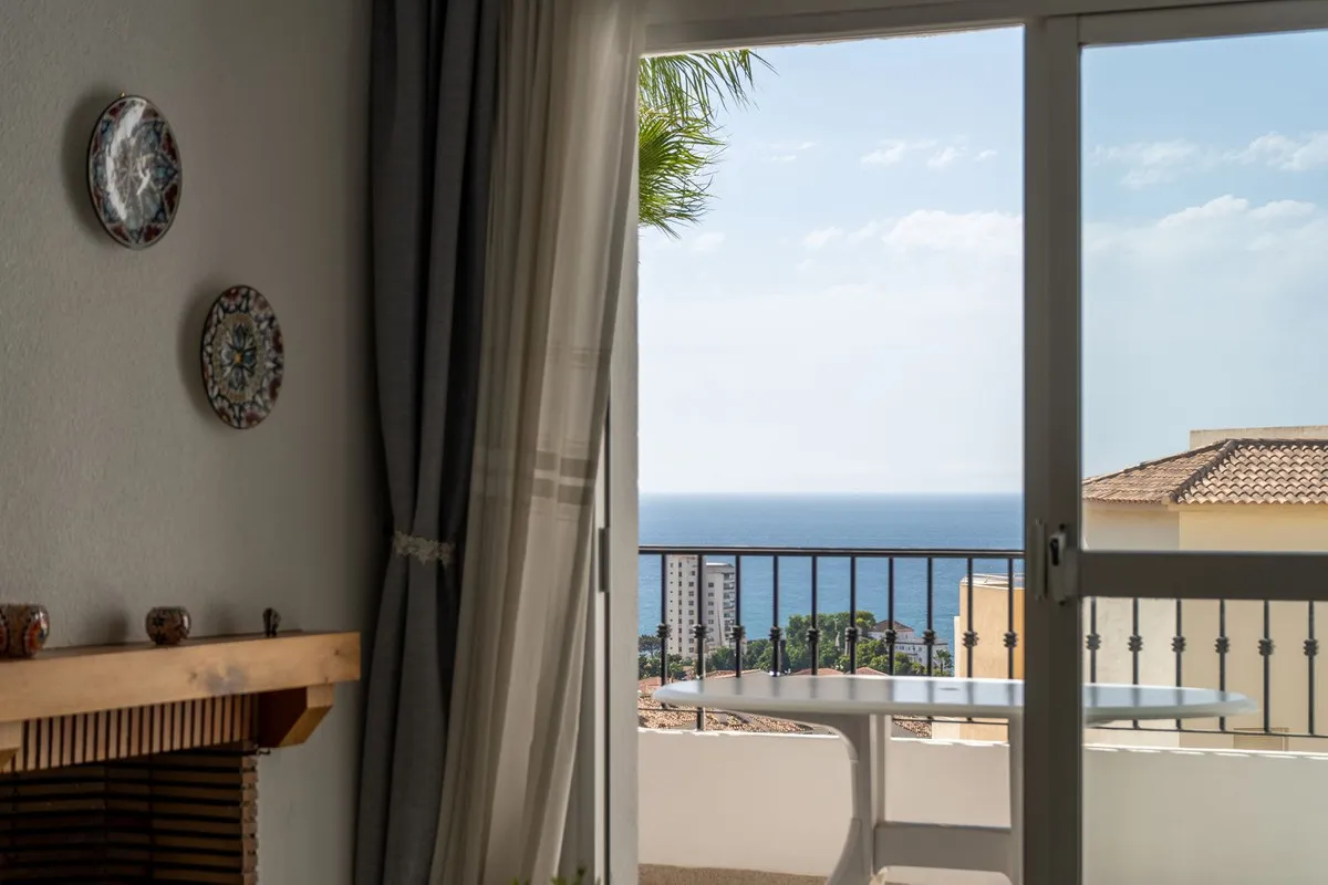 8bf5690c-4f82-49cd-9da9-643d1972717a