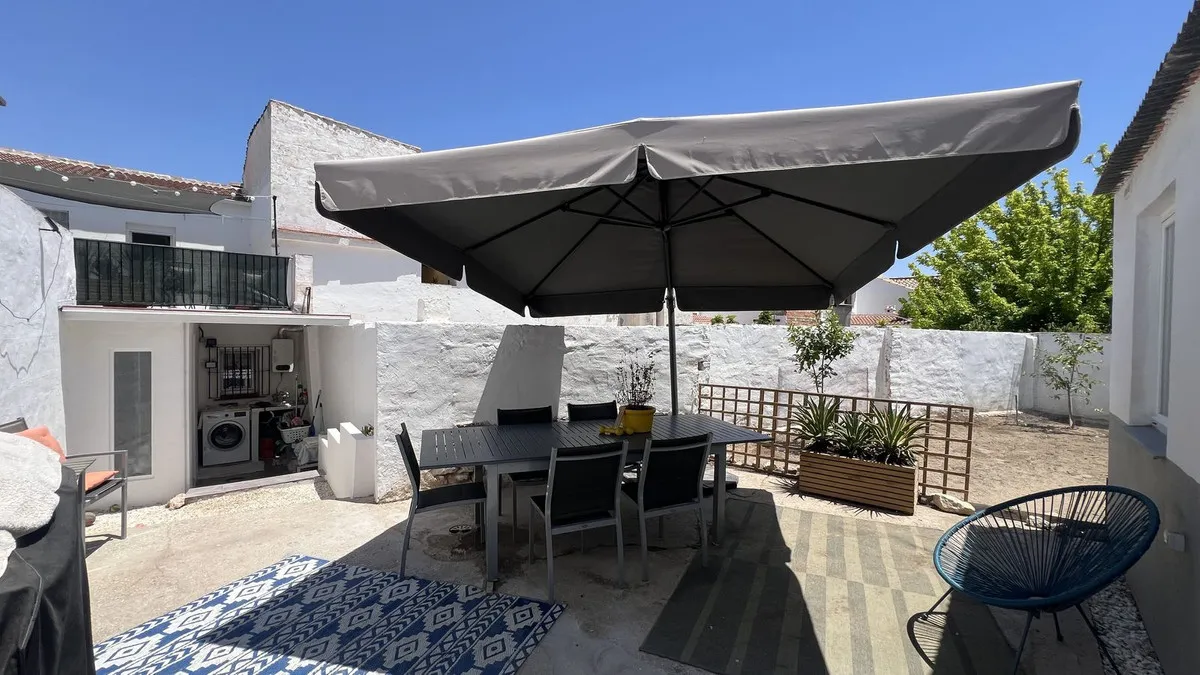 2b7009bf-65d9-412f-adc3-3d0d320e6722