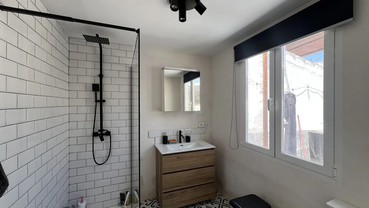 df7fe46d-7c8c-4115-8a1a-48f3d7ae83bc