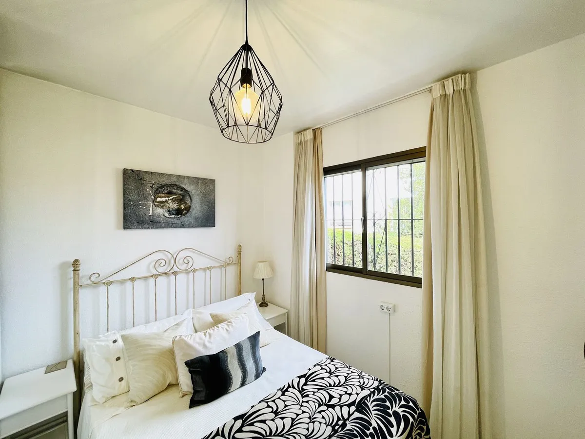 2c09b46e-eaa3-44f7-bbaa-f620f50fa2ba