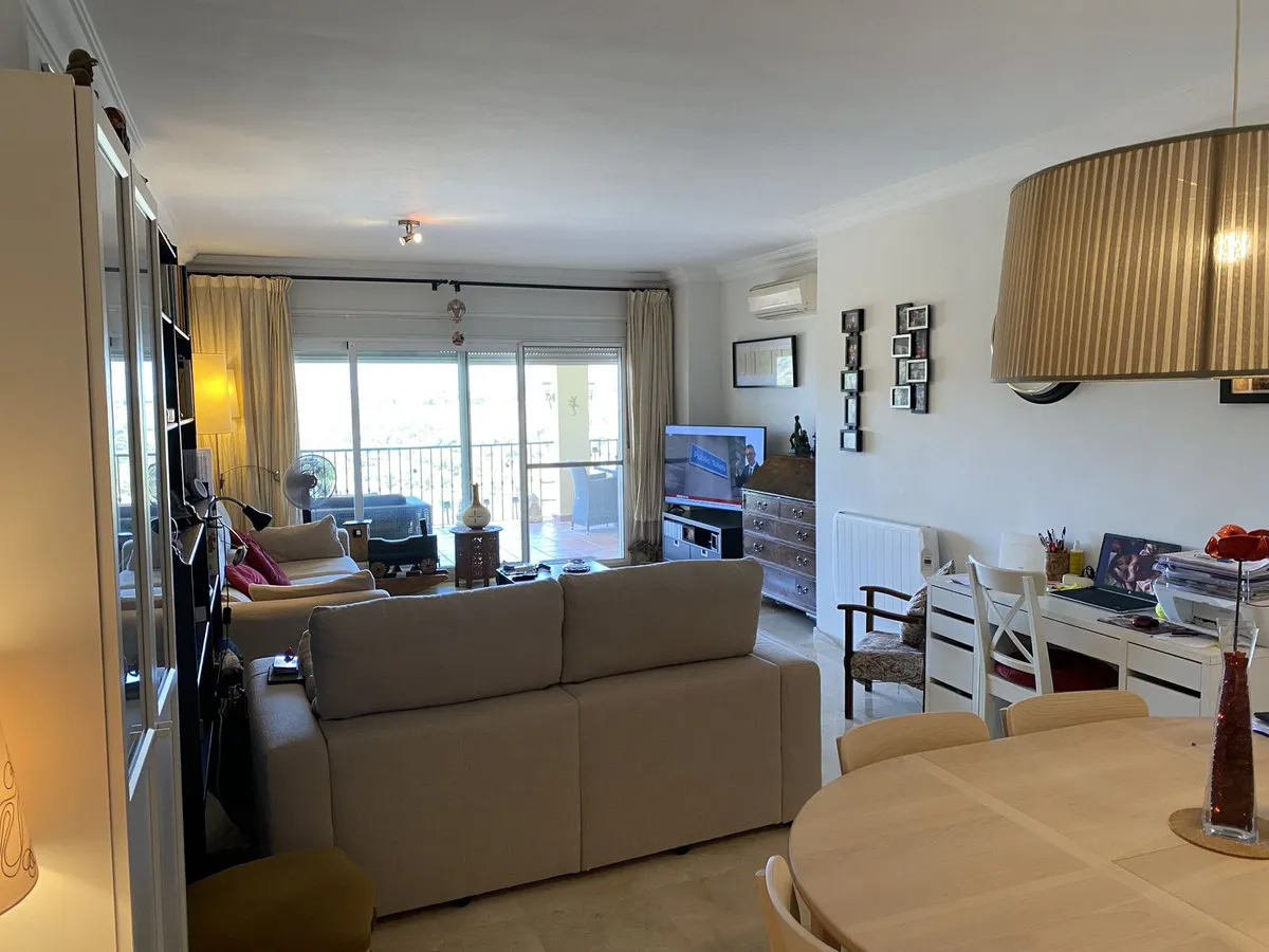 b03289af-2e28-4bae-8ba0-1c1f20a4ad91