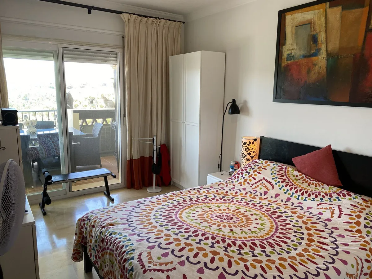 e1483b78-99f0-44d8-9715-cfc4c73577ac