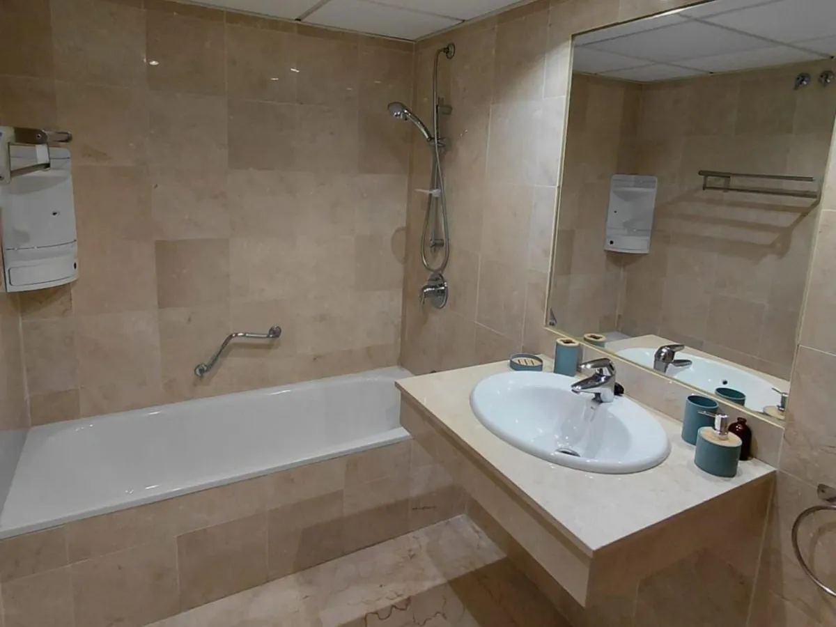 e5b382a0-839d-49f0-a5d1-55d698b03297